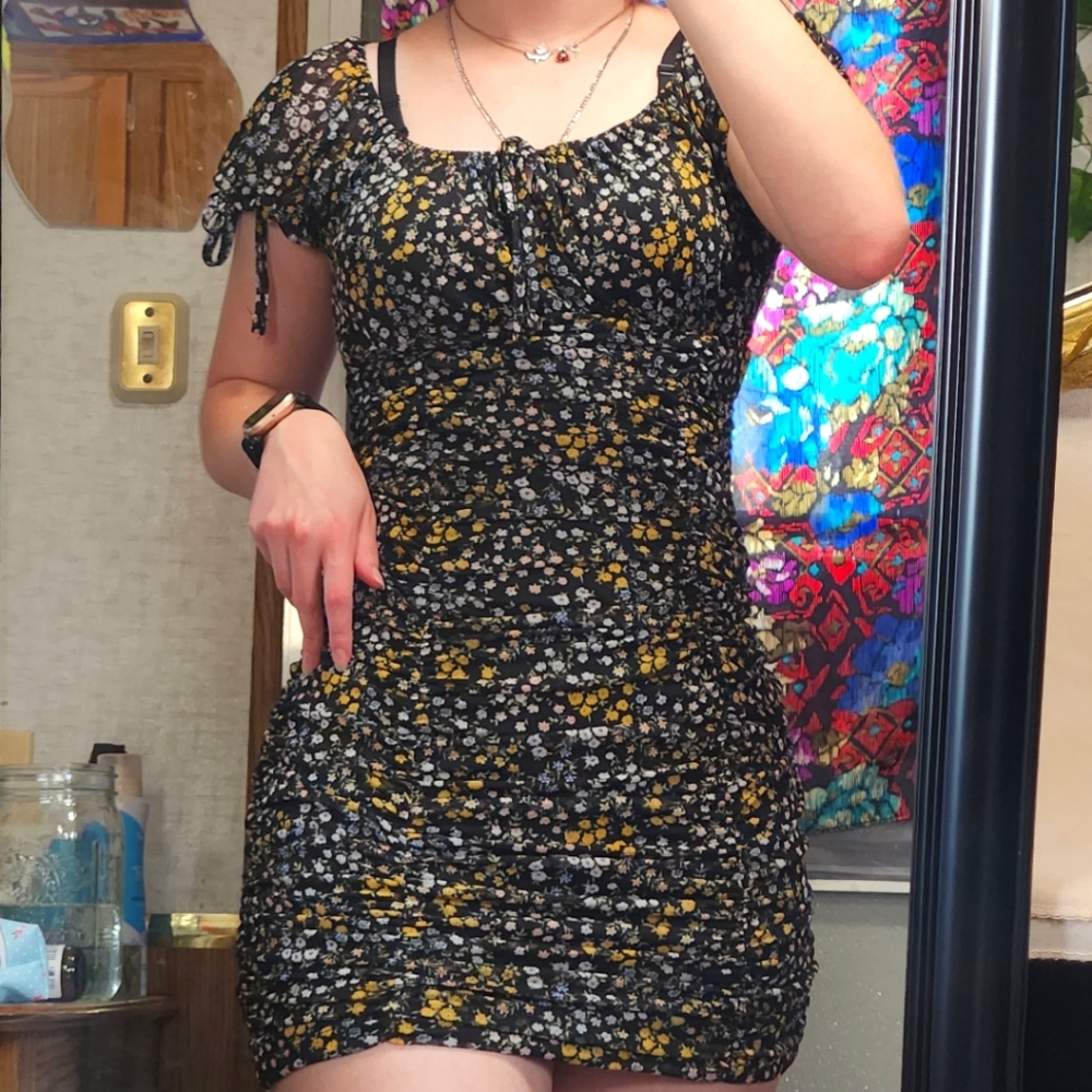 FLORAL SINCHED DRESS🌻🌷🪻